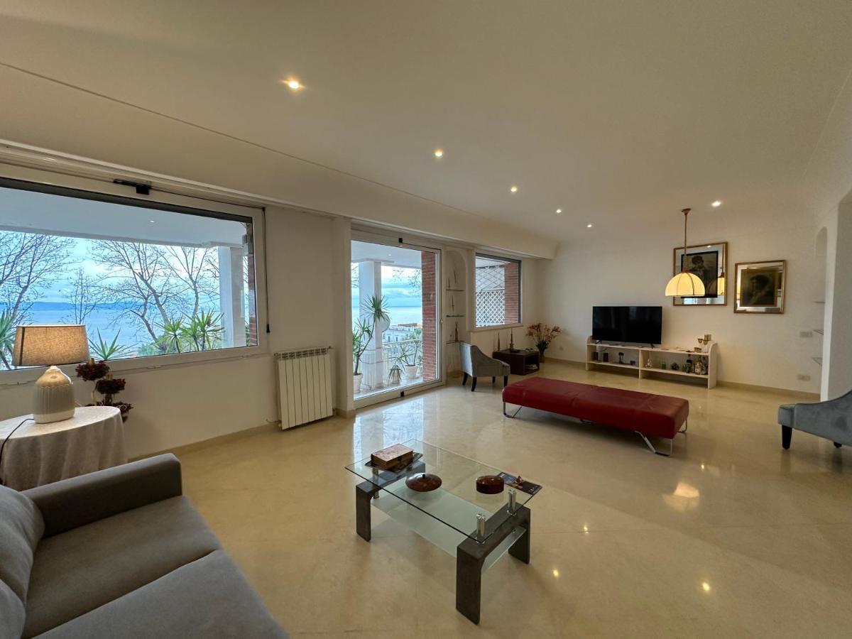 Pf Luxury Apartment Petrarca Posillipo Capri View - My Place เนเปิลส์ ภายนอก รูปภาพ