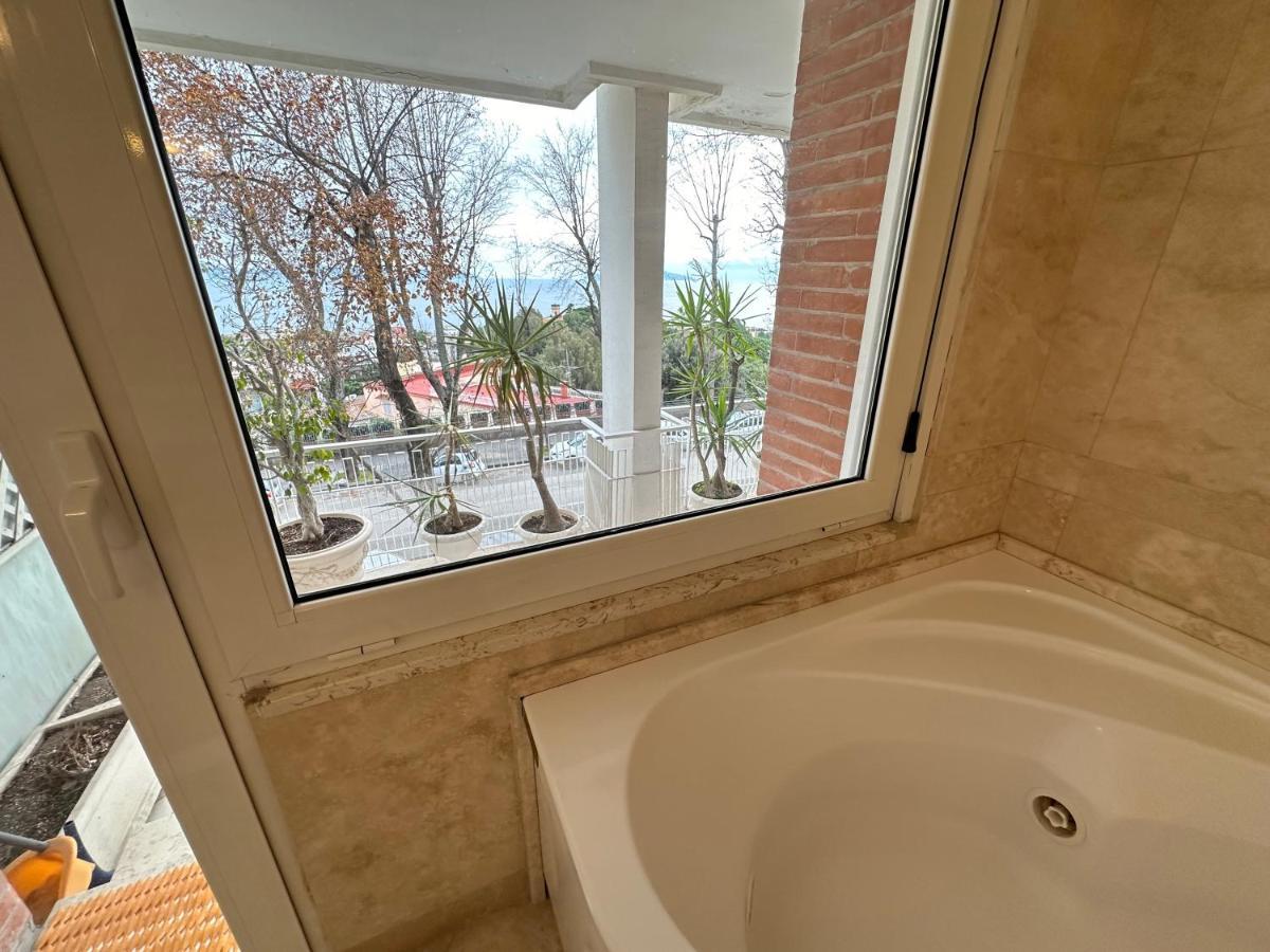 Pf Luxury Apartment Petrarca Posillipo Capri View - My Place เนเปิลส์ ภายนอก รูปภาพ