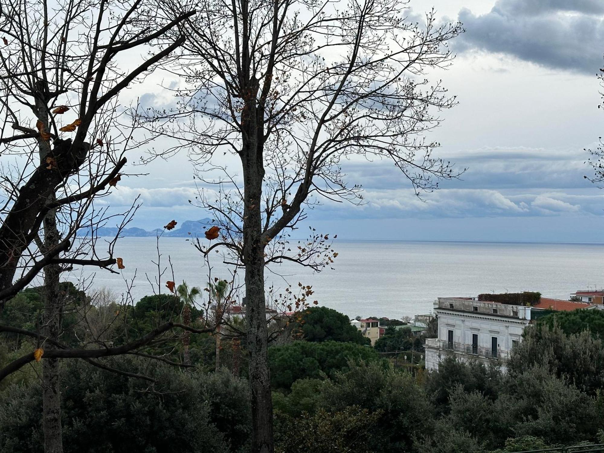 Pf Luxury Apartment Petrarca Posillipo Capri View - My Place เนเปิลส์ ภายนอก รูปภาพ